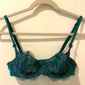 Emerald Green Lace Victoria’s Secret Bra